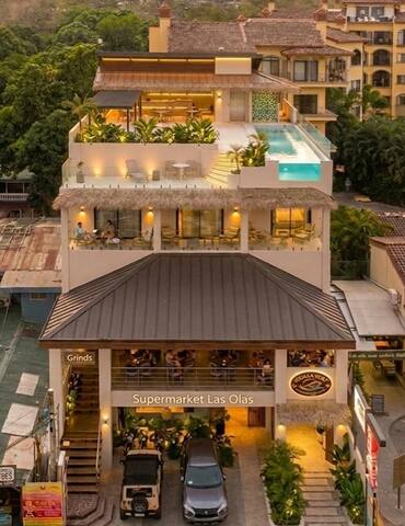 Oceanfront Boutique Dorm #2 + NEW Rooftop Pool!