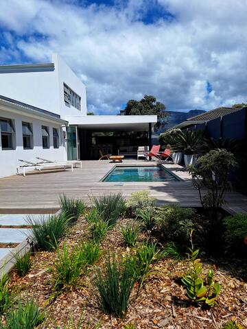 Luxury Family Stay close to Constantia Winelands gallery image 4