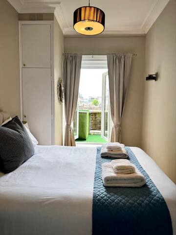 Spacious 2bedroom with Terrace- Hyde Park gallery image 4