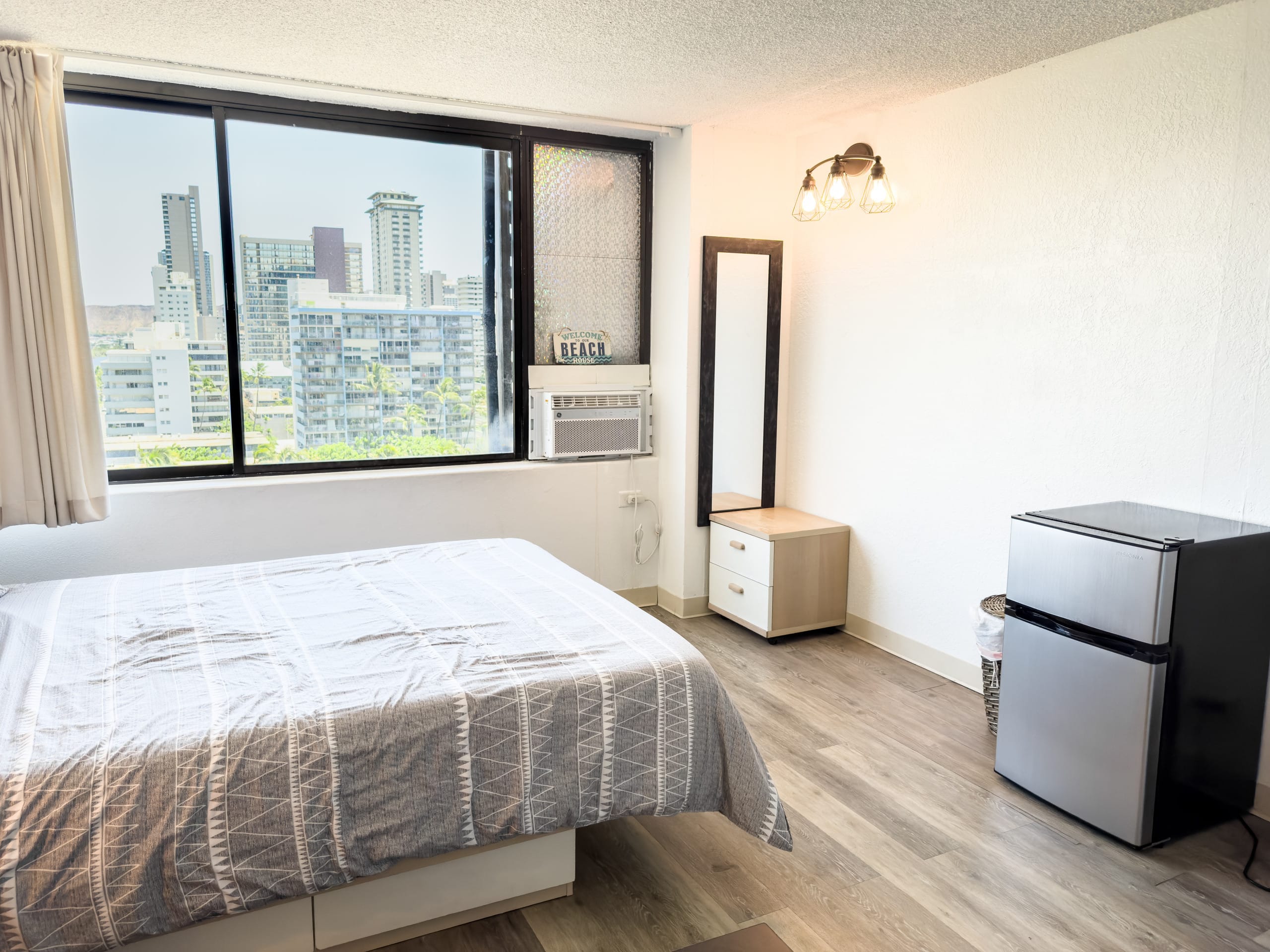 Condo in Honolulu · ★4.6 · Studio · 1 bed · 1 bath - Image 4