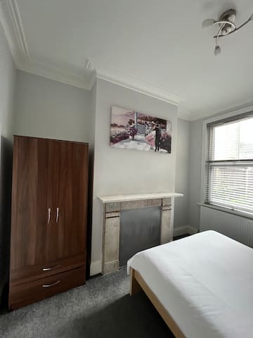 Spacious House Opposite the Park