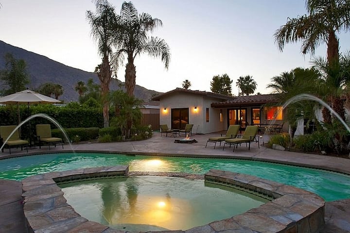 Bright 3br Dog Friendly | Private Pool | Firepit - Palm Springs, CA