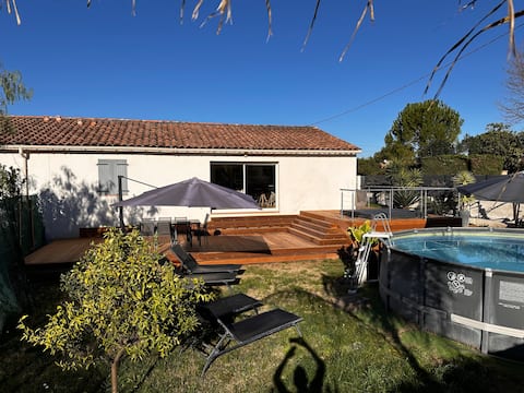 Villa with pool and hot tub 15 minutes from the beaches