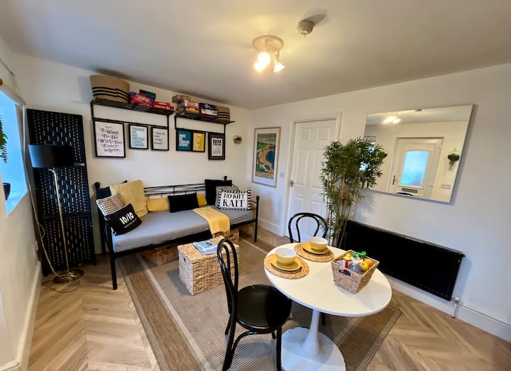 Elstree Escape (Private Annexe, Inc Parking) - Scarborough