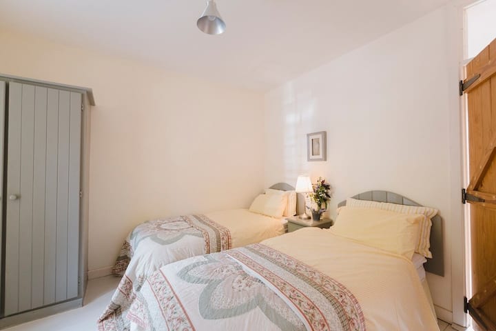 Twin Room downstairs