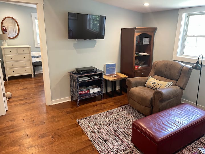 Lake Lookout Guest Cottage - Whole House Rental - Lake Norman, NC