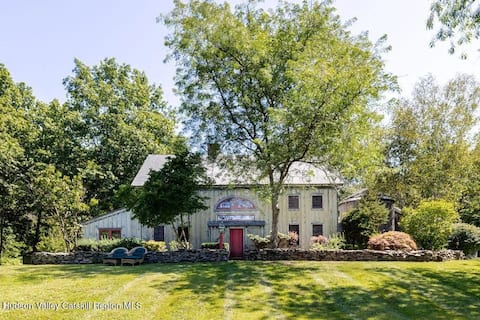 Historic Architectural Hudson Valley Estate