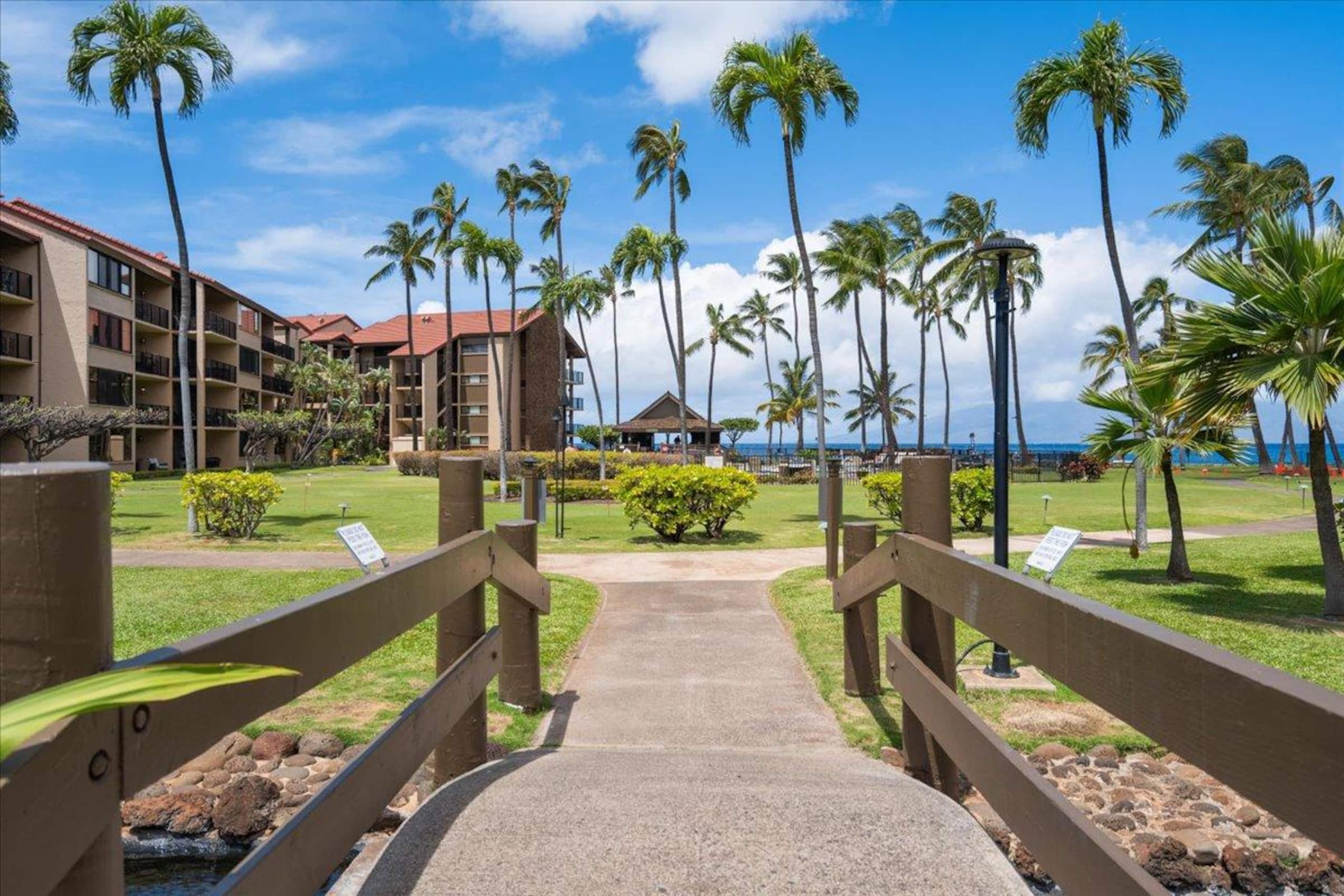Condo in Lahaina · ★4.93 · 3 bedrooms · 4 beds · 3 private baths - Image 10