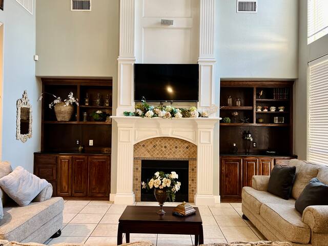 < XL Dallas Group Home, Grand Patio w/HotTub> gallery image 3