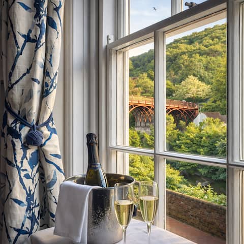 Ironbridge View Townhouse Fab view of the Bridge!
