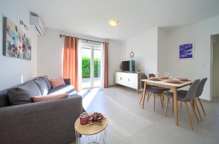 Maver 2 - New And Nice Apartment With Big Terrace - Vrbnik
