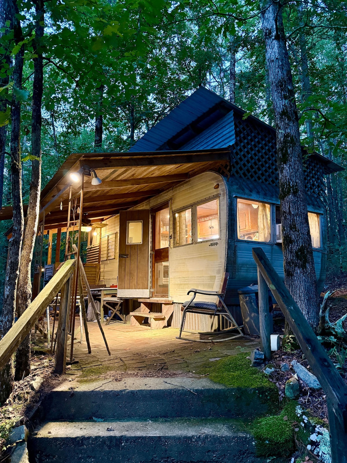 Pine Cone-1957 Vintage RV-18 to Hot Springs-Unplug - Campers/RVs