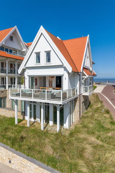 Beautiful family beach house on the dunes