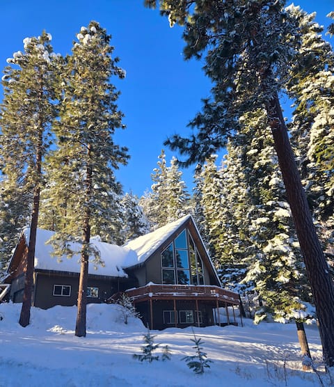 "Mountain Getaway" Ski Mission, hike, bike relax.