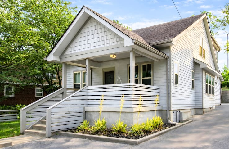 Wedgewood Retreat | Spacious | Central Location