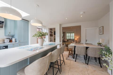 Beautiful Victorian Home · Central Oxford, 4 Beds