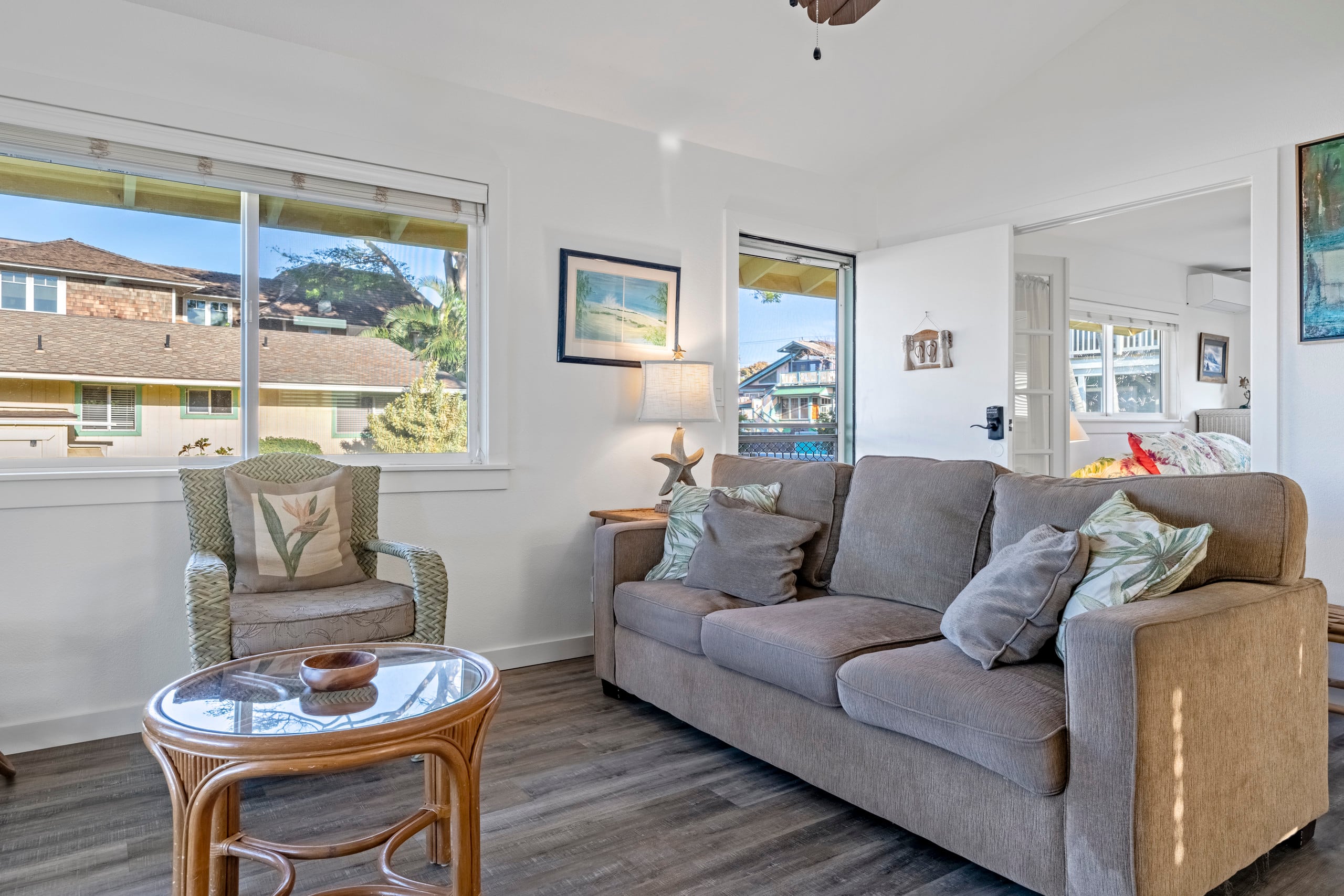Palm Surf Bungalow - Photo 3