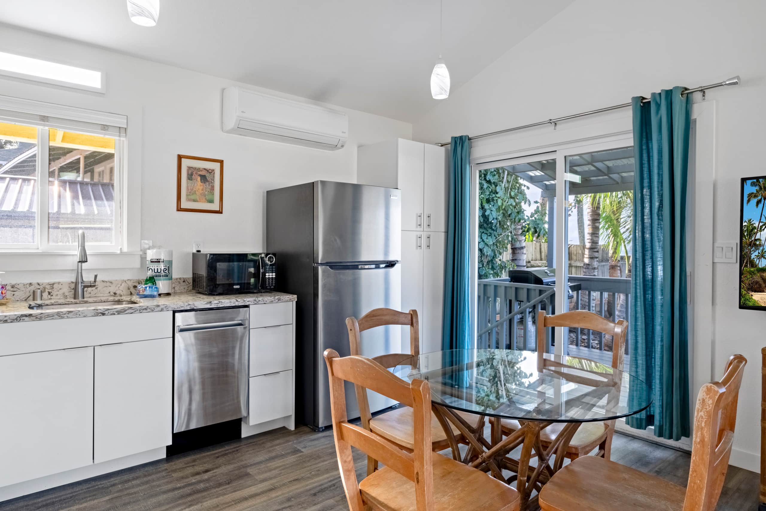 Palm Surf Bungalow - Photo 5