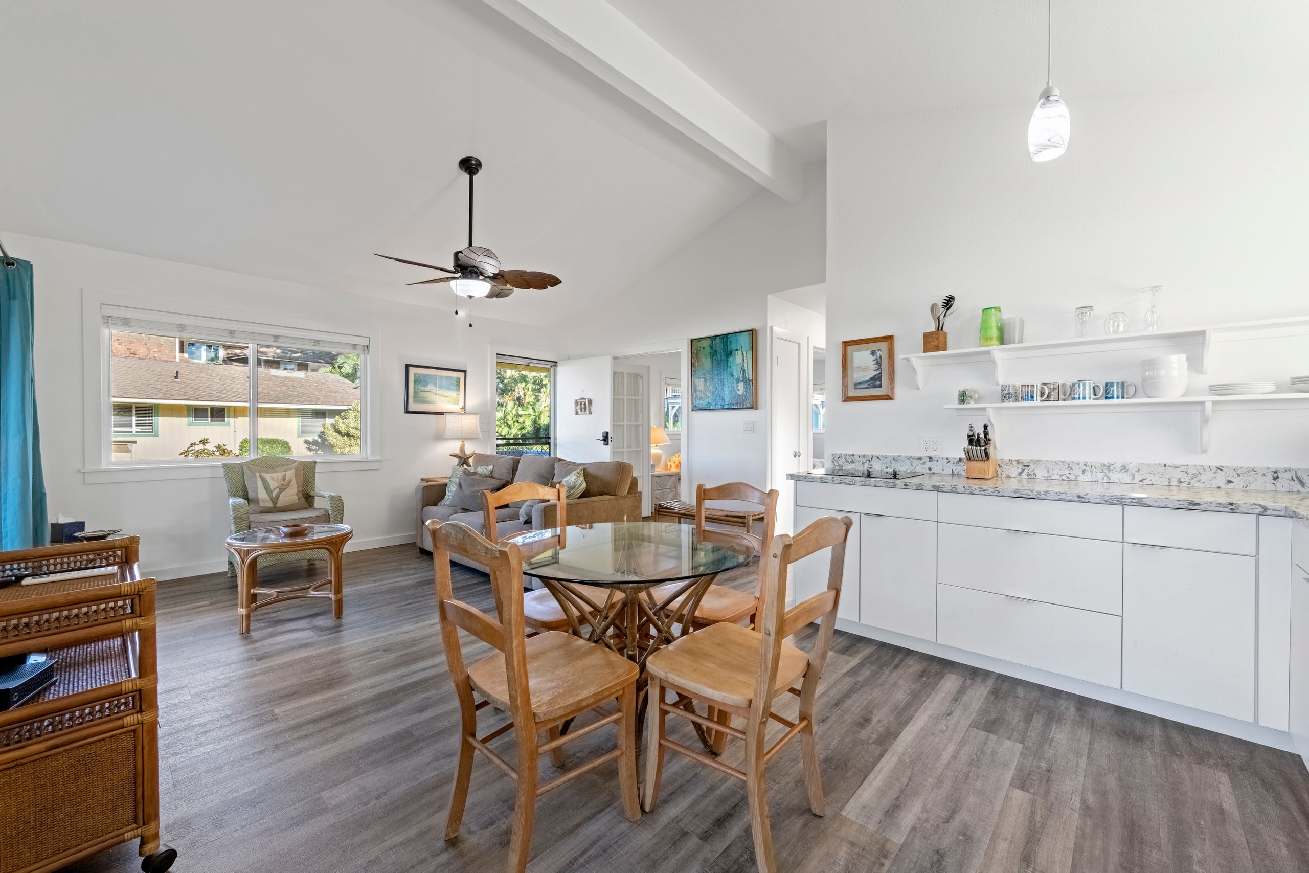 Palm Surf Bungalow - Photo 9