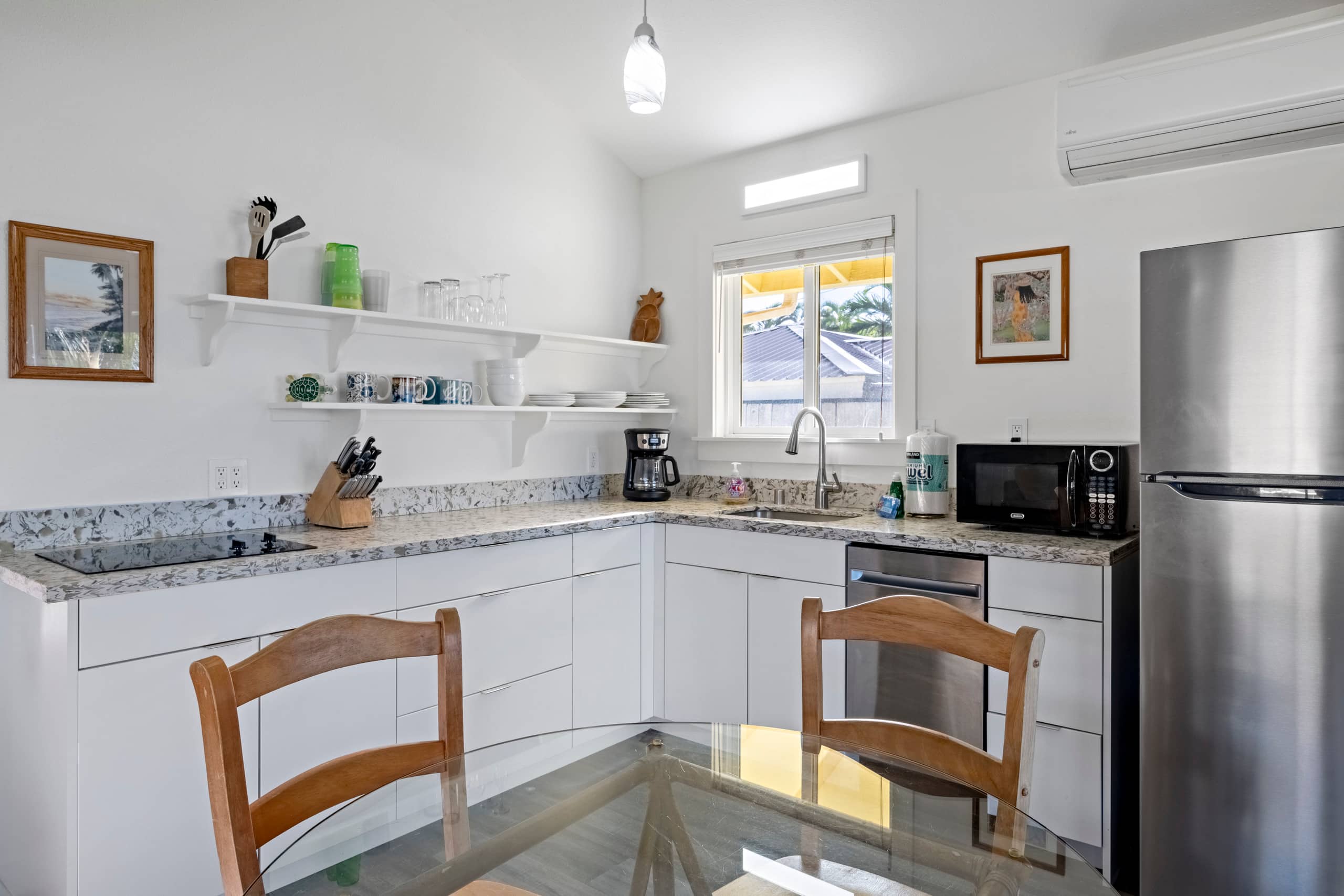 Palm Surf Bungalow - Photo 6