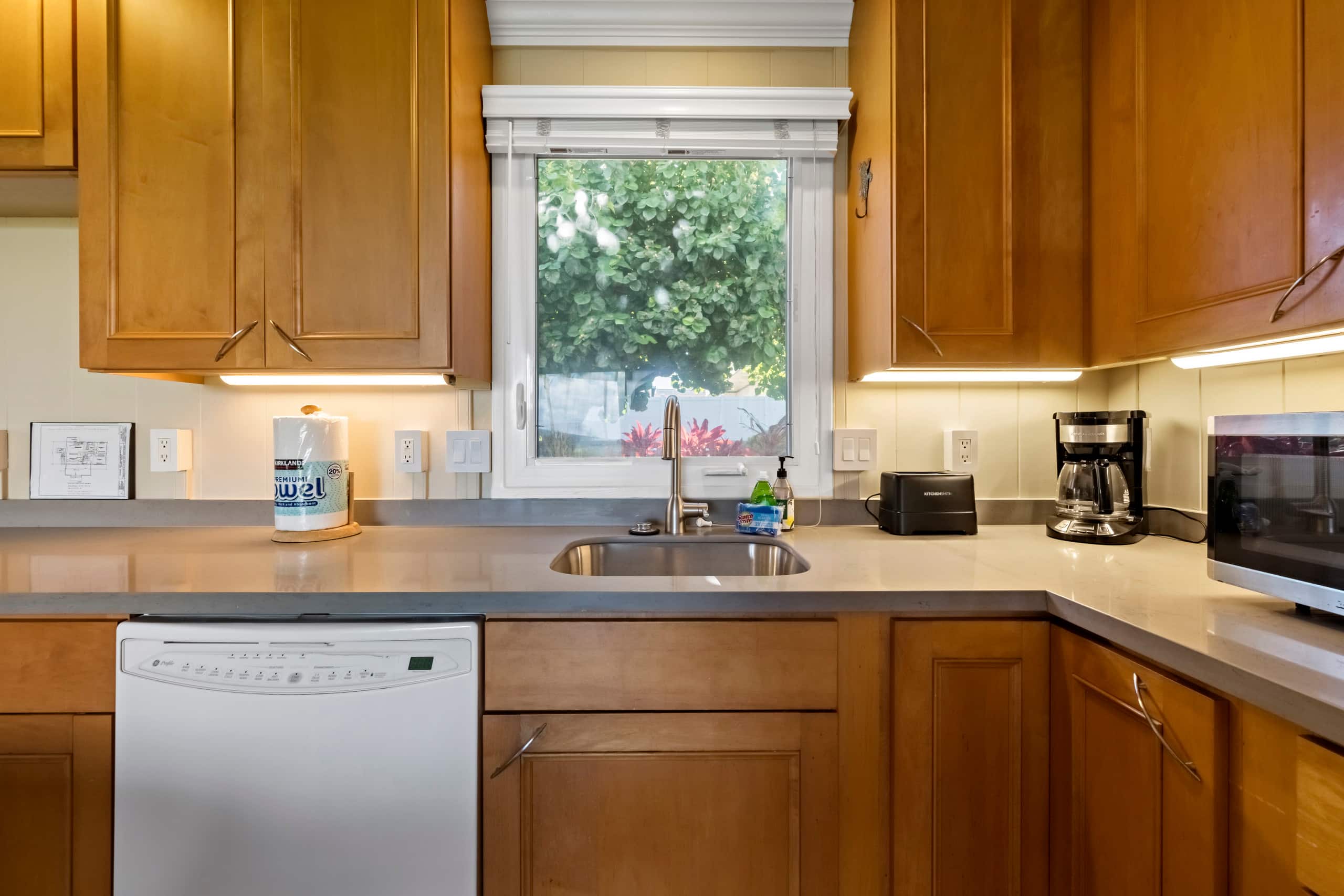 Home in Paia · ★4.96 · 5 bedrooms · 4 beds · 2 private baths - Image 18