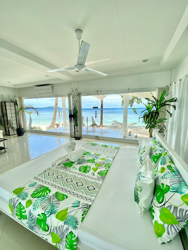 לישון תוך כדי צפייה בנוף החוף ולהירגע