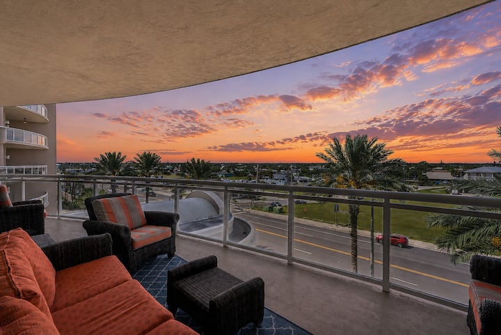 Luxury Family Condo On The Beach - Port Orange, FL