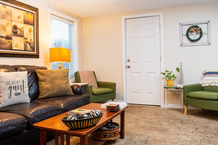* Cozy Cottage * Near Breweries & Airport - ポートランド, ME
