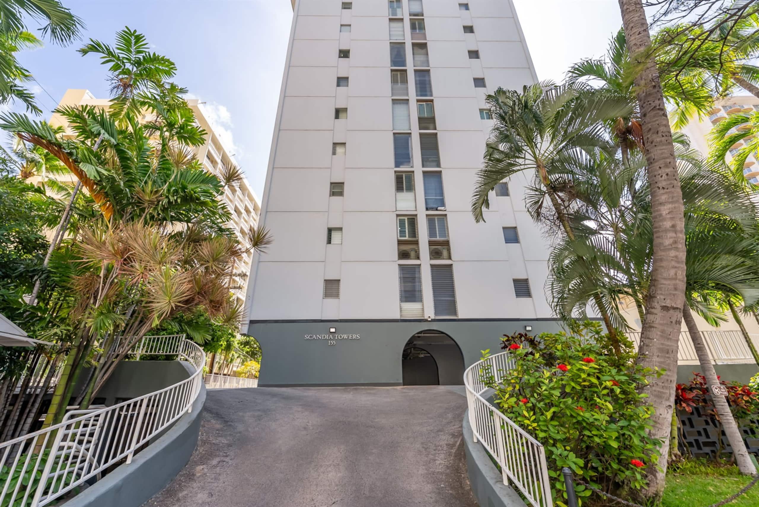 Condo in Honolulu · ★4.91 · 2 bedrooms · 4 beds · 2 baths - Image 40