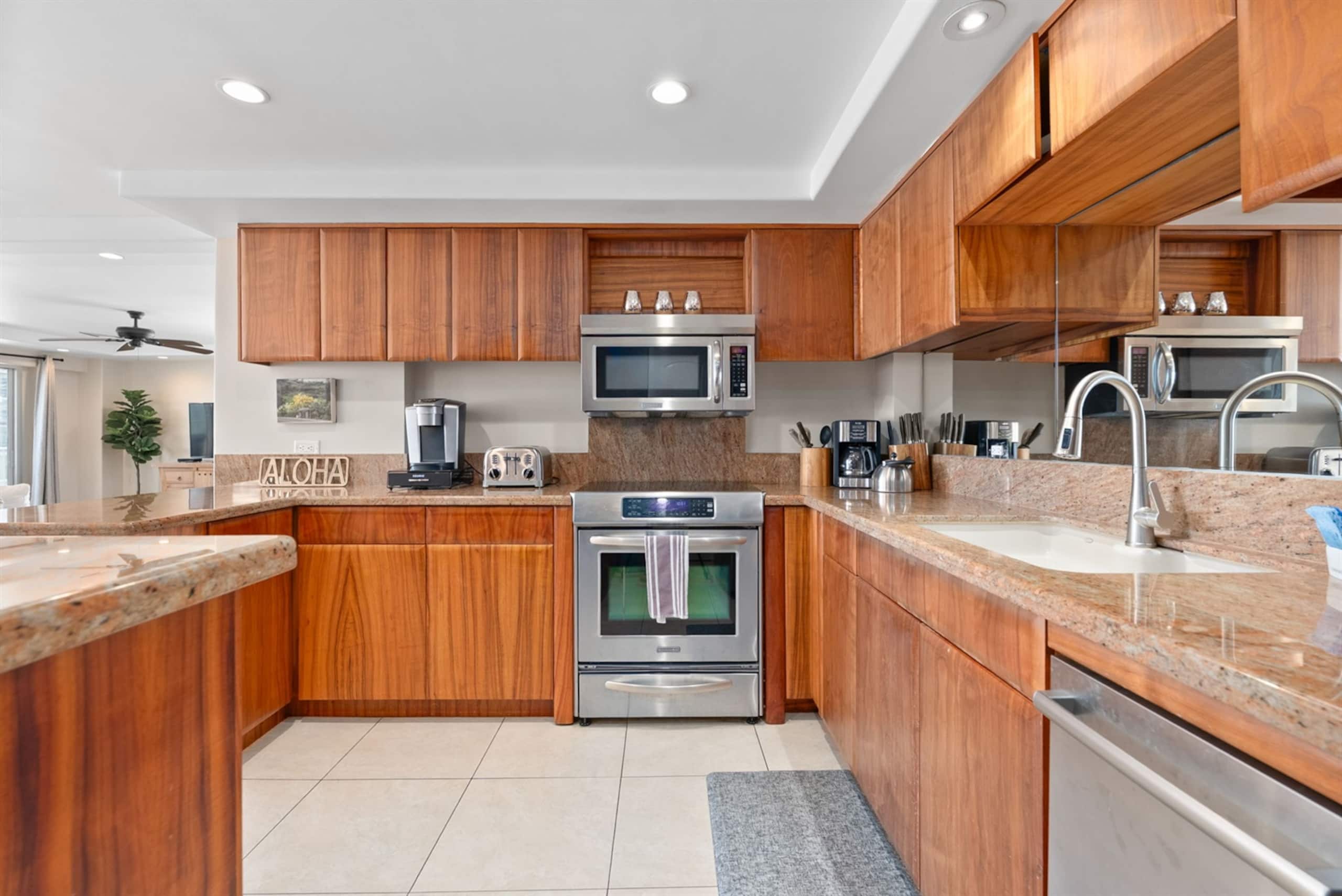 Condo in Honolulu · ★4.91 · 2 bedrooms · 4 beds · 2 baths - Image 12