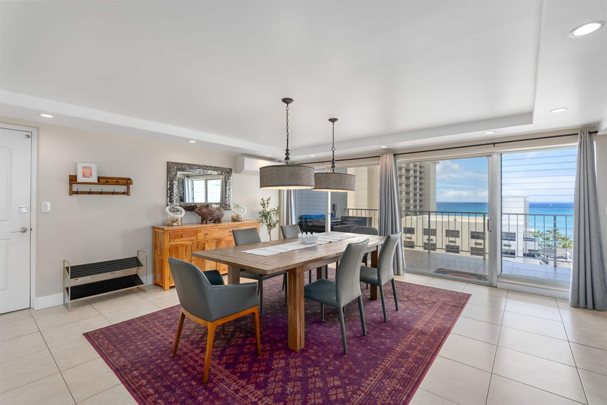 Condo in Honolulu · ★4.91 · 2 bedrooms · 4 beds · 2 baths - Image 16