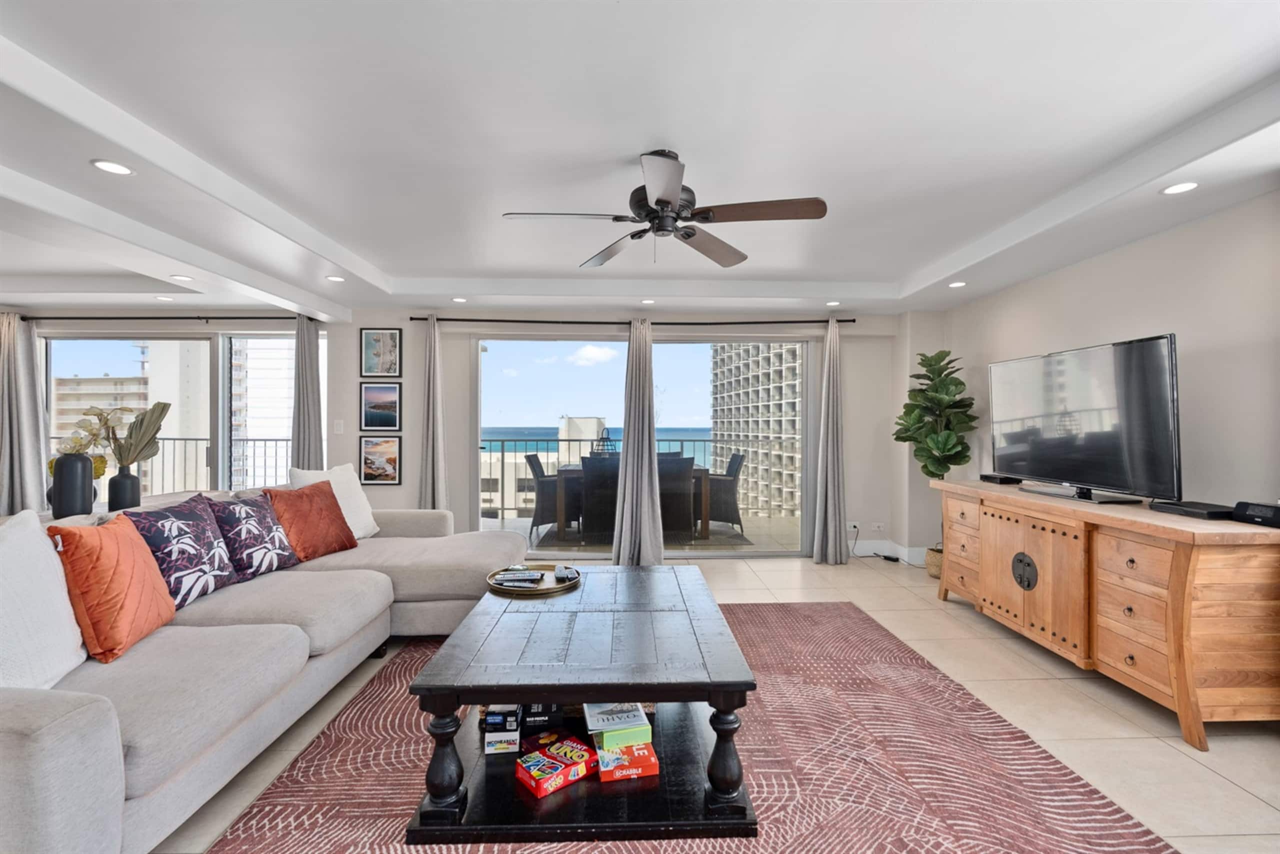 Condo in Honolulu · ★4.91 · 2 bedrooms · 4 beds · 2 baths - Image 4