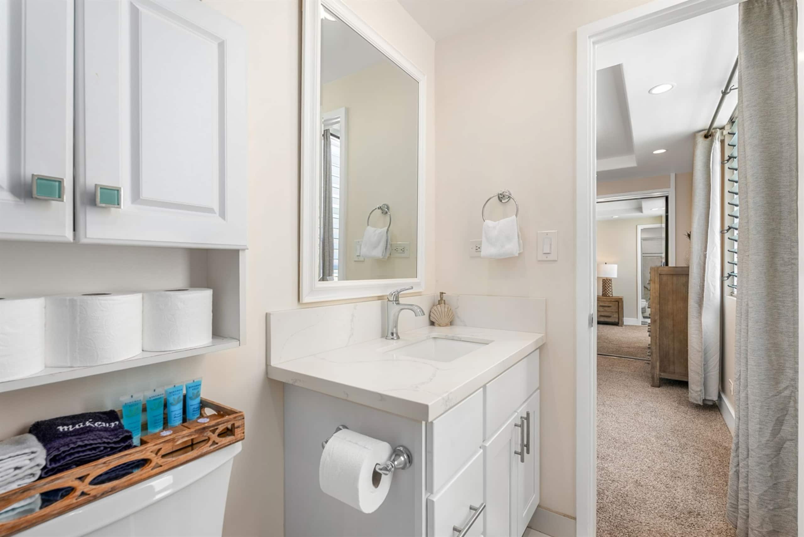 Condo in Honolulu · ★4.91 · 2 bedrooms · 4 beds · 2 baths - Image 31