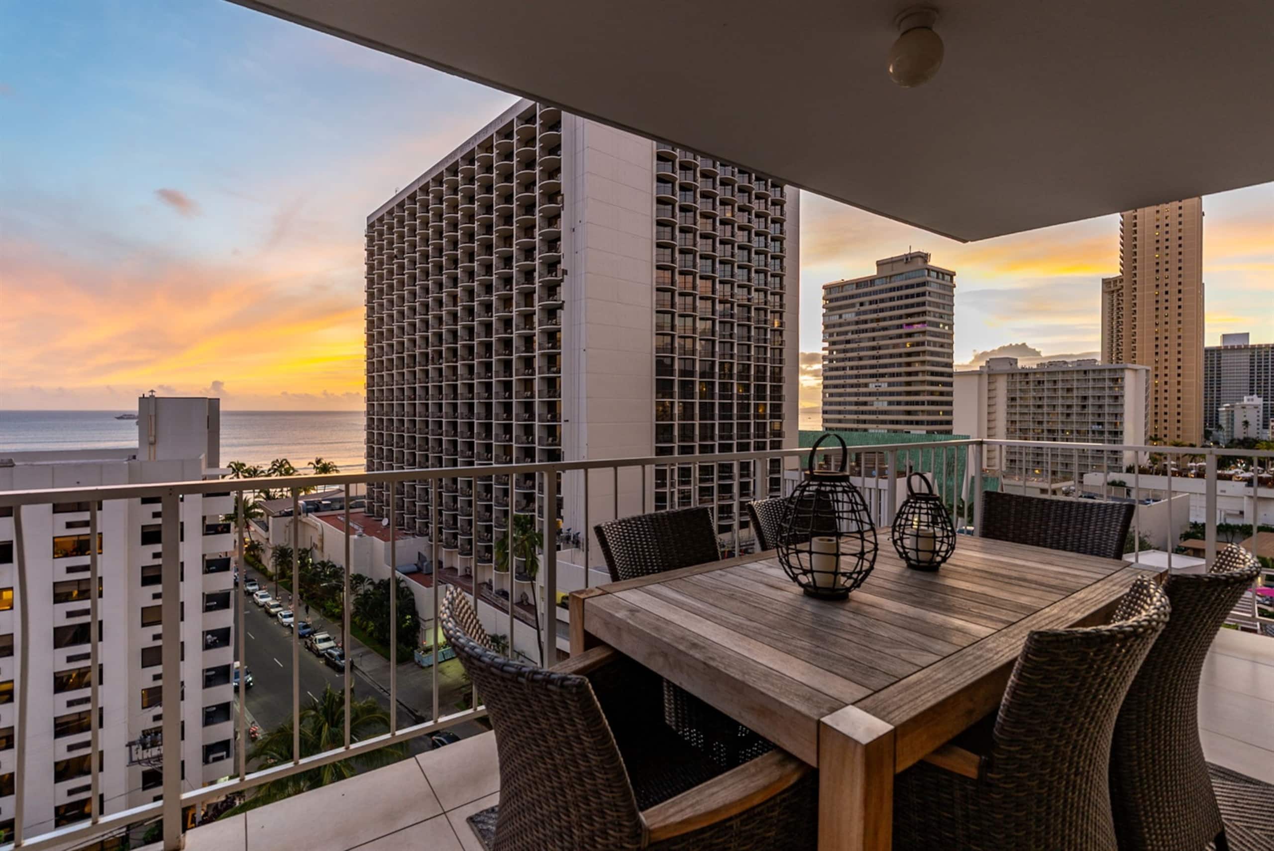 Condo in Honolulu · ★4.91 · 2 bedrooms · 4 beds · 2 baths - Image 35