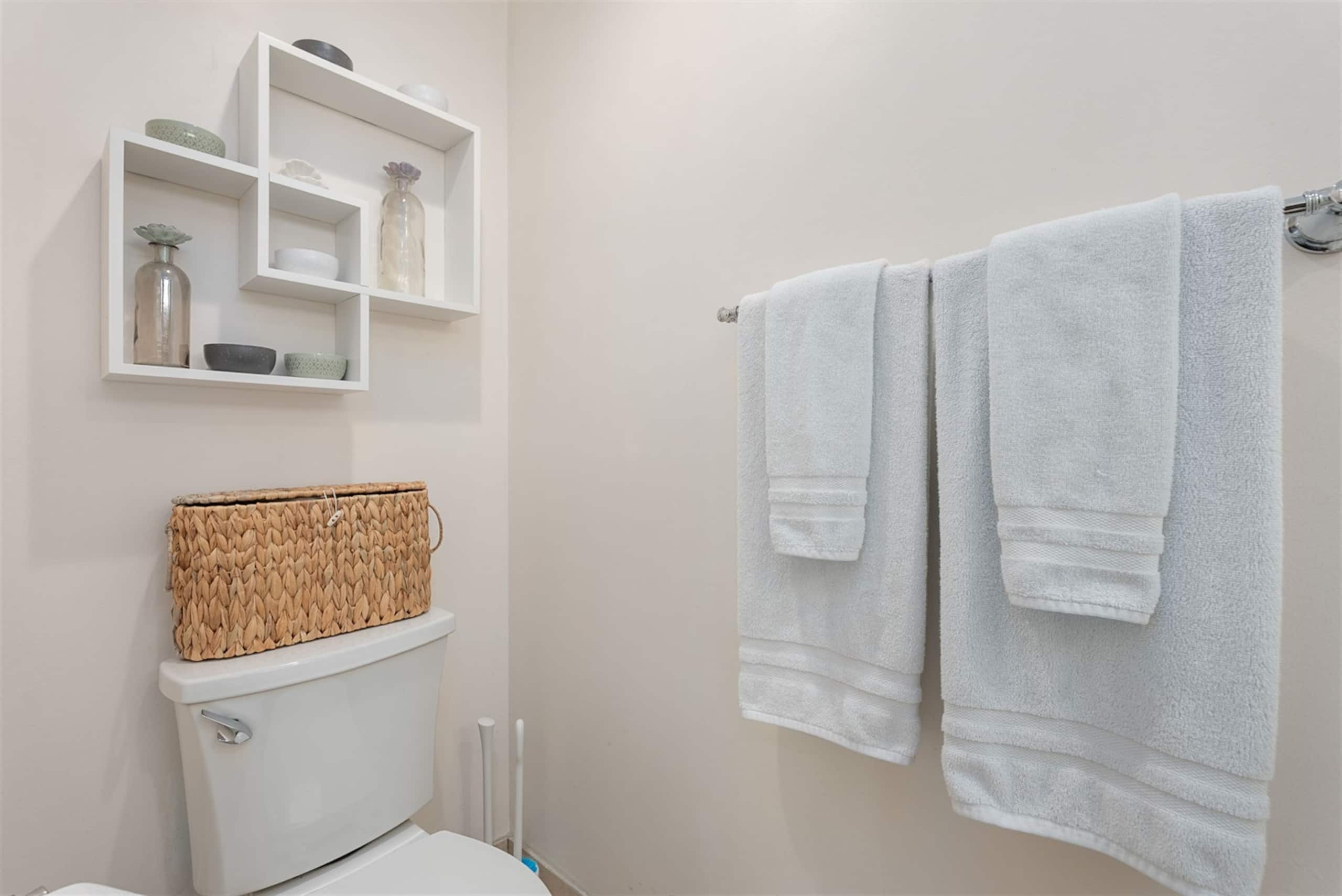 Condo in Honolulu · ★4.91 · 2 bedrooms · 4 beds · 2 baths - Image 29