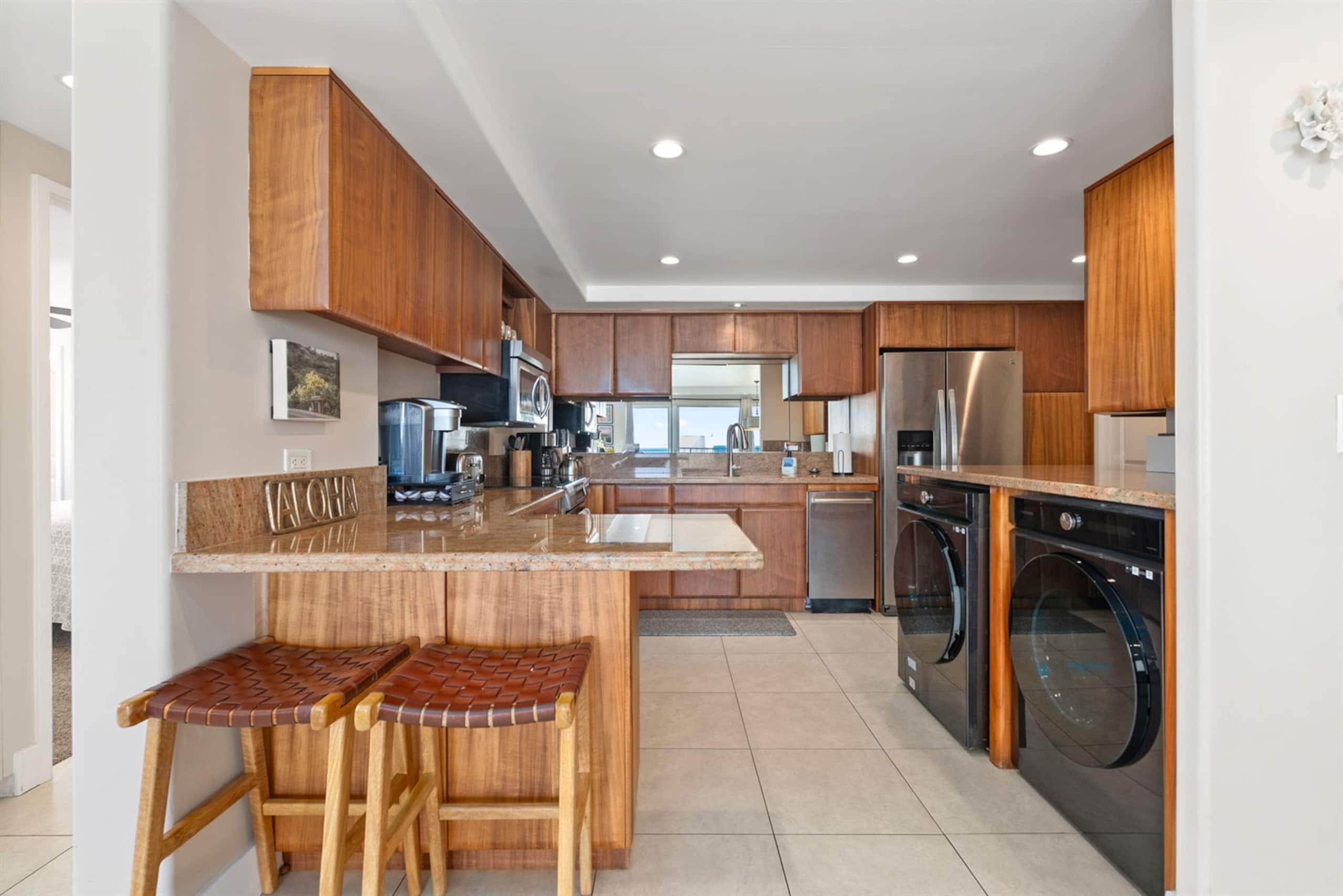 Condo in Honolulu · ★4.91 · 2 bedrooms · 4 beds · 2 baths - Image 11