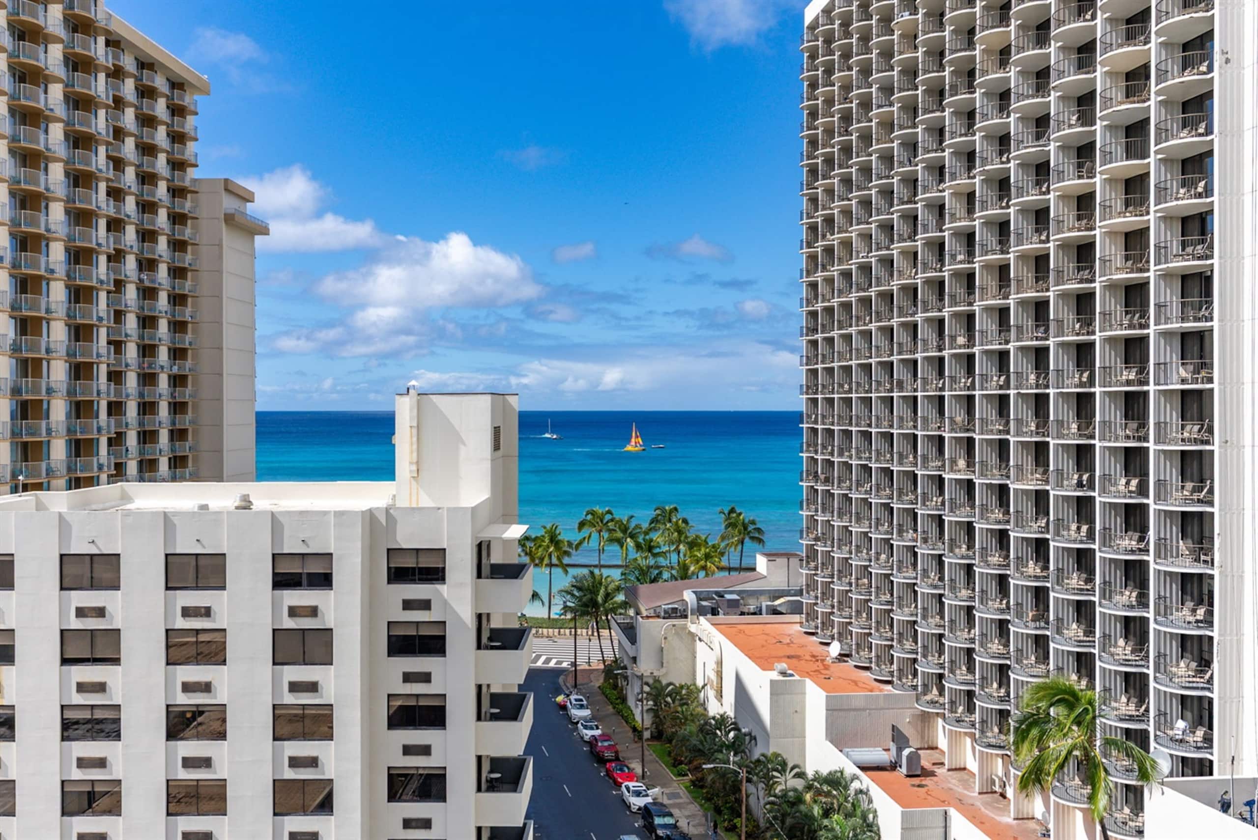 Condo in Honolulu · ★4.91 · 2 bedrooms · 4 beds · 2 baths - Image 34