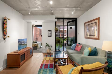 Popular Airbnb listing: 1 bdroom apartment in the heart of South Melbourne in South Melbourne