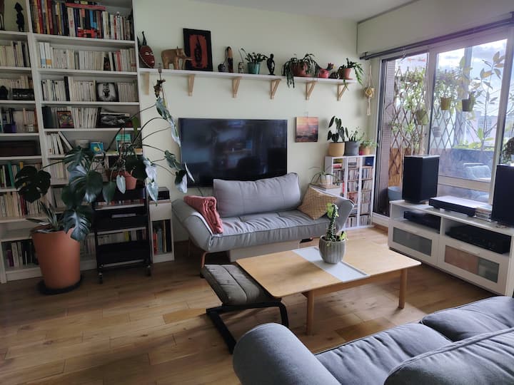 Appartement 2 Chambres, Calme, Grand Balcon - Paris