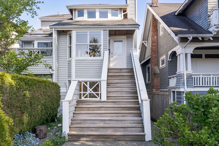 1,600 sqft Luxury Beach Home in Kitsilano gallery image 3