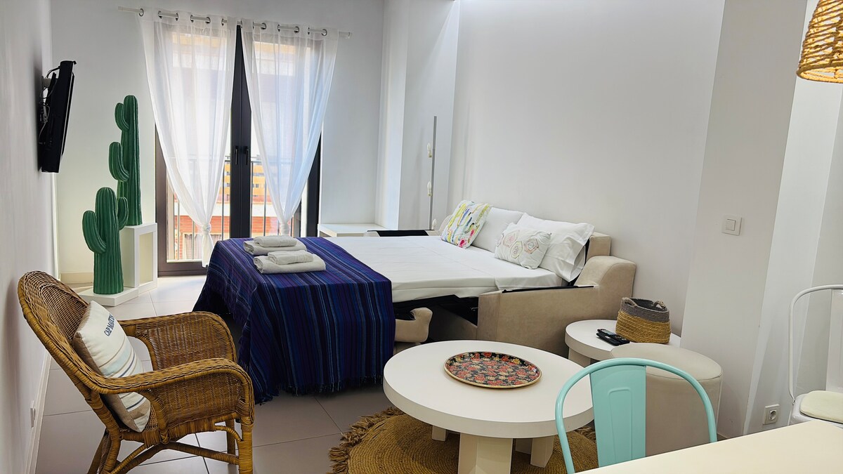 Top Airbnb: Large apartment in the center of Roses Costa Brava en Roses