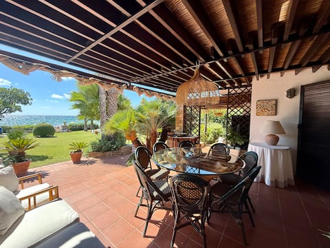 Villa Nettuno- Beachfront -Perla Marina -Pula