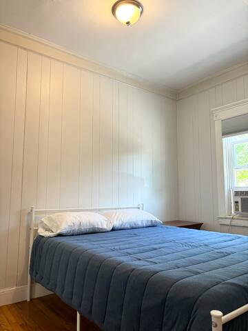 The Presidential Suite in Downtown Bristol! gallery image 5