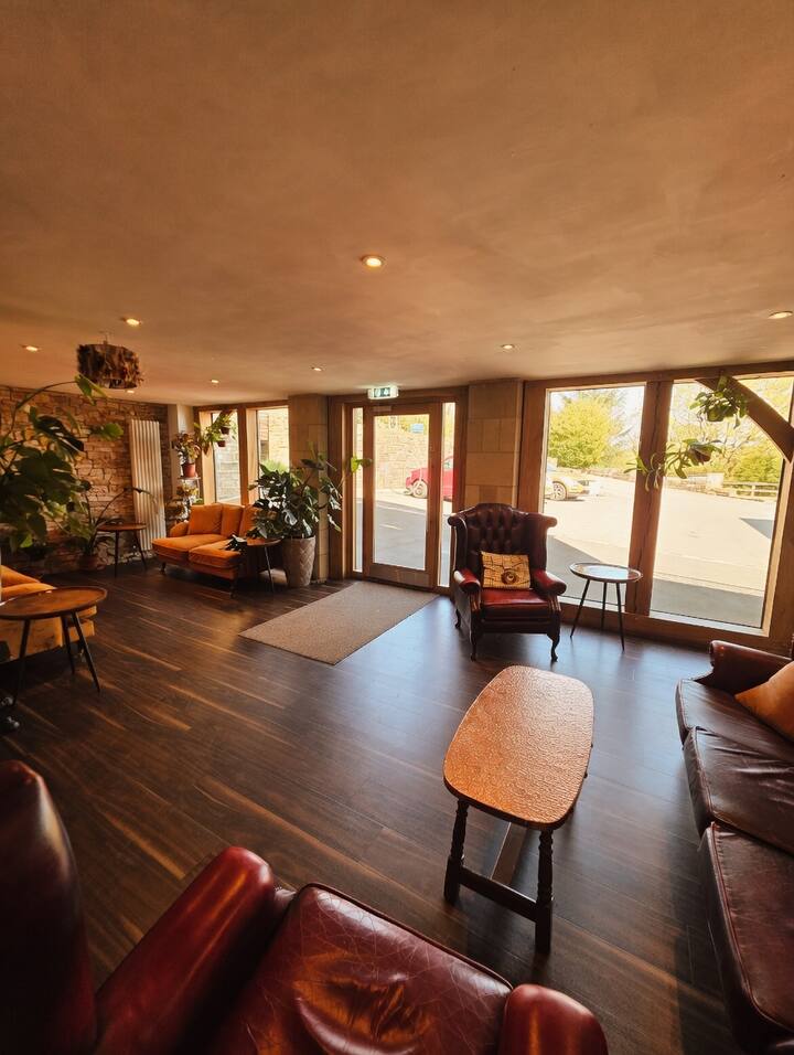 Family Room In Hotel Ensuite Grains Bar Hotel - Oldham
