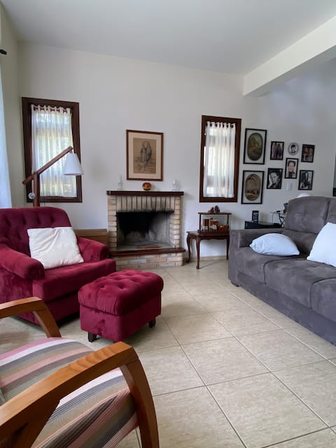 Imóvel de sucesso: Country house with fireplace, spa, barbecue grill, and sunset em Itupeva