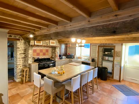 Beautiful house. Close to the beach. Concierge.