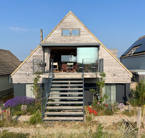 Lovely Beach House at Greatstone, Dungeness, Kent