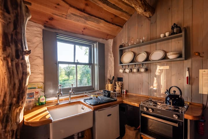 Unique Bothy Retreat Beside A Peaceful Lochan - Dunblane