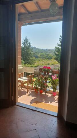 Country house on Florentine hills gallery image 4