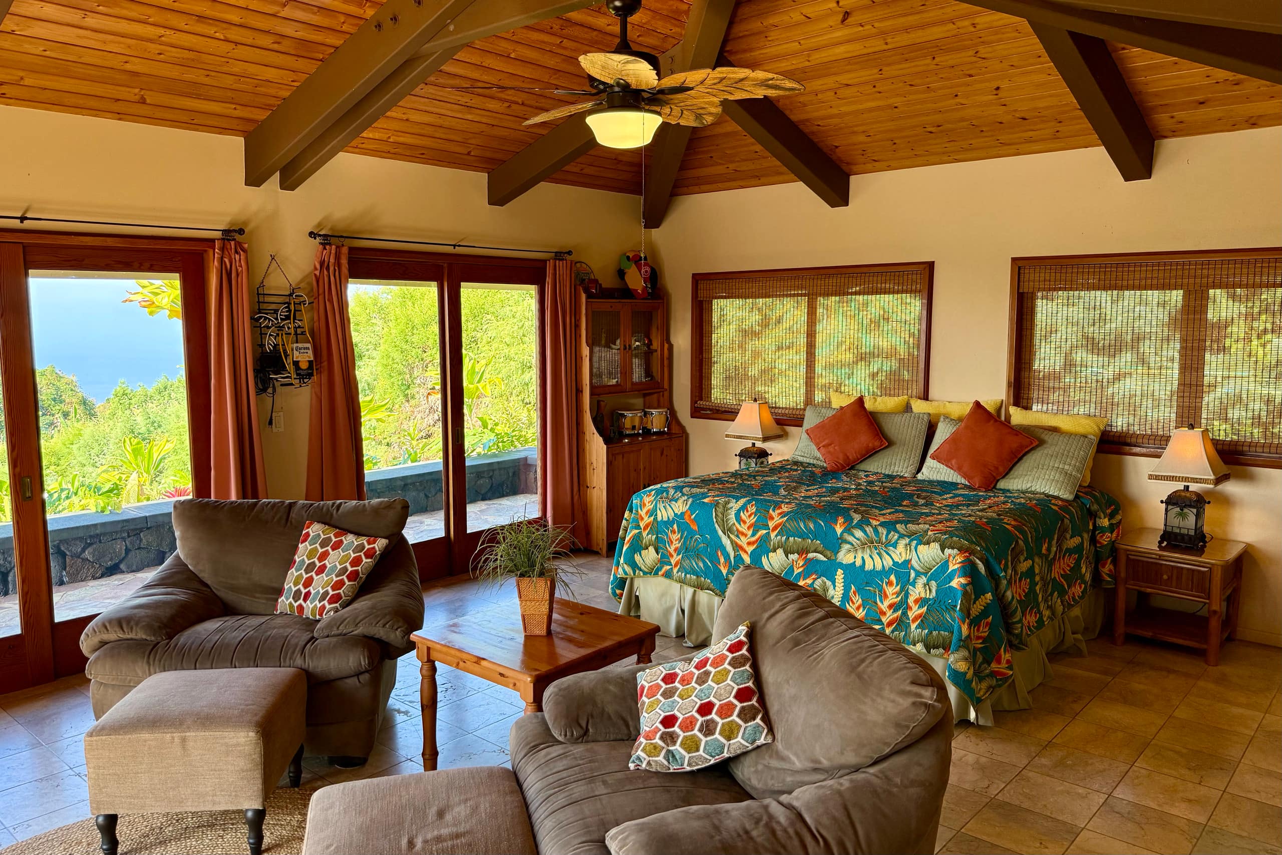 Luxury Pool, Oceanview, 7 acres of avos & fruit - Photo 15